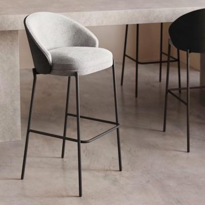 Kave Home Eamy barkruk H77 chenille Lichtgrijs/Zwart