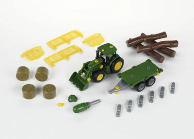 Theo Klein John Deere tractor met hout- en hooiwagen