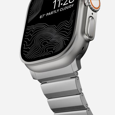 Nomad Titanium Strap V2 Apple Watch 42/44/45/49mm Zilver