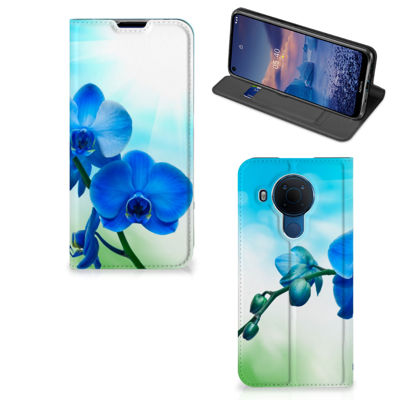 Nokia 5.4 Smart Cover Orchidee Blauw - Cadeau voor je Moeder Nokia 5.4 Smart Cover Orchidee Blauw - Cadeau voor je Moeder
