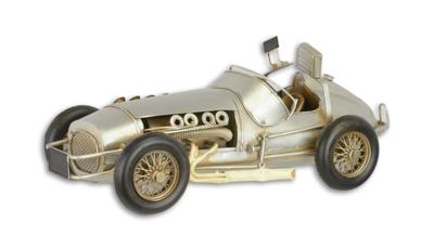 EEN BLIKKEN MODEL VAN EEN FORMULE 1 RACEAUTO