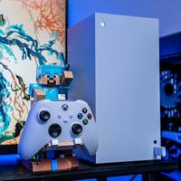 Minecraft Steve Diamond Armor beeldje - EXQUISITE GAMING - Cable Guys - Houder voor koptelefoon, smartphone of kleine accessoires - 20 cm - thumbnail