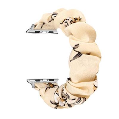 Elastisch scrunchie nylon bandje - Bloemenprint donker - Geschikt voor Apple Watch 44mm / 45mm / 46mm / 49mm Elastisch scrunchie nylon bandje - Bloemenprint donker - Geschikt voor Apple Watch 44mm / 45mm / 46mm / 49mm