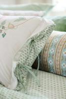 Pip Studio Pip Studio Kili Flower Cushion - Wit 35x60 cm - thumbnail