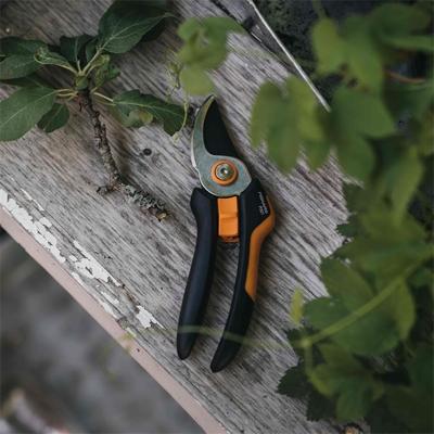 Solid snoeischaar bypass M P321 Fiskars - Fiskars Solid snoeischaar bypass M P321 Fiskars - Fiskars