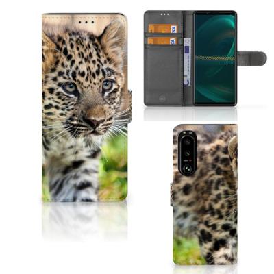 Sony Xperia 5III | Telefoonhoesje | Met pasjeshouder | Baby Luipaard Sony Xperia 5III | Telefoonhoesje | Met pasjeshouder | Baby Luipaard