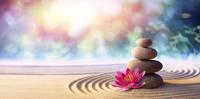 Poster - Zen stenen en Lotus Bloem, Inspiratie, premium Print, verpakt in stevige rolkoker - thumbnail