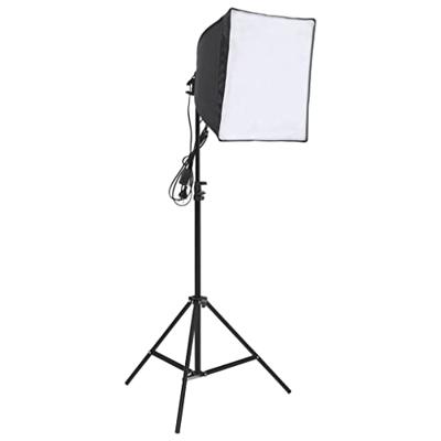 Fotostudioset met lichtset, achtergrondscherm en reflector - thumbnail