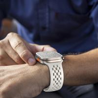 By Qubix - Ultimate Sport Edition bandje - Sterrenlicht/starlight - Compatible met Apple Watch 44mm / 45mm / 46mm / 49mm - Compatible Apple watch - thumbnail
