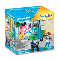 Playmobil® Family Fun 70439 vakantiegangers met geldautomaat - thumbnail