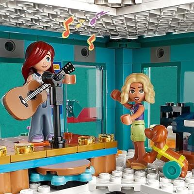 LEGO friends 41748 heartlake city buurtcentrum
