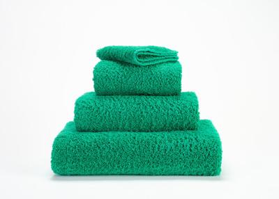 Abyss & Habidecor Abyss & Habidecor Super Pile Handdoek 60x110 230 emerald