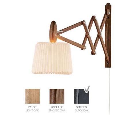 LE KLINT Sax 223-120S Wandlamp - Zwart eiken met papieren kap - Zijdenwit LE KLINT Sax 223-120S Wandlamp - Zwart eiken met papieren kap - Zijdenwit
