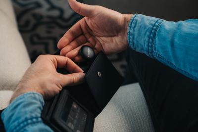 Verbatim My Finder Coin 3-Pack Bluetooth tracker Apple AirTag Zwart, Wit, Pink Verbatim My Finder Coin 3-Pack Bluetooth tracker Apple AirTag Zwart, Wit, Pink