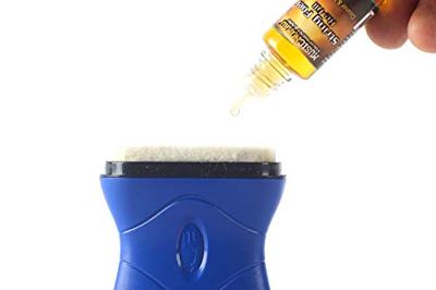 MusicNomad MN120 Fuel refill navulling schoonmaakmiddel voor snaren
