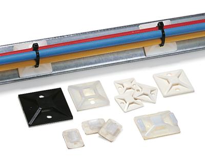 HellermannTyton TY3G1S-PA66-NA-C1 Bevestigingssokkel Zelfklevend, Schroefbaar 151-11319 Halogeenvrij, UV-stabiel, Weerbestendig Transparant 1 stuk(s)