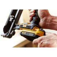 Stanley FATMAX SFMCN616D2K V20 18V 16G Accu Spijkermachine | 2x 2,0Ah Accu's + Lader | In Koffer - SFMCN616D2K-QW - thumbnail