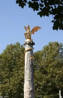 Alexsar Art Tuinschilderij Gouden Draak Station Den Bosch 130x70cm