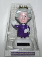 Dansende Koningin Zonnecel Solar Pal Poppetje - thumbnail
