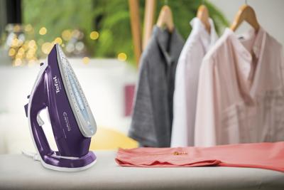 Tefal EasyGliss FV3970 - Durilium Airglide strijkzool - 2400W - 150 g/min stoomstoot - 40 g/min continue stoomafgifte - Druppelstop - Auto-off - Made in France Tefal EasyGliss FV3970 - Durilium Airglide strijkzool - 2400W - 150 g/min stoomstoot - 40 g/min continue stoomafgifte - Druppelstop - Auto-off - Made in France