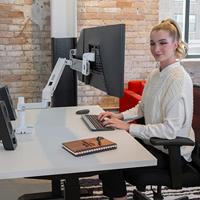Ergotron LX Dual Arm Direct Desk Mount Monitor-tafelbeugel 2-voudig 38,1 cm (15) - 63,5 cm (25) Wit In hoogte verstelbaar, Draaibaar, Kantelbaar, Zwenkbaar - thumbnail
