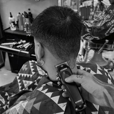 Kyone Electronics Barber Clipper Ultima Clipper Lithium Ion Pro Trimmer 1Stuks