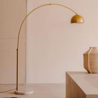 Kave Home Vloerlamp 'Madali' Messing en marmer, 160-185cm - thumbnail