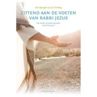 Zittend aan de voeten van rabbi Jezus (Paperback) - thumbnail