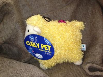 Happy Pet curly pet pluche schaap