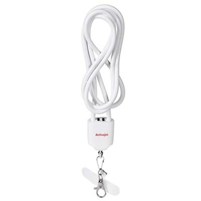 Activejet-lanyard met 3-in-1-oplaadkabel, wit. Eindstukken met verschillende aansluitingen: USB-C, Lightning-adapter, USB-A