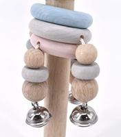 Voggenreiter 1236 Minny houten muis rammelstaaf met belletjes - thumbnail