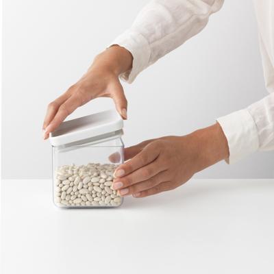 Brabantia Tasty+ voorraadbus 0.7 liter lichtgrijs Brabantia Tasty+ voorraadbus 0.7 liter lichtgrijs