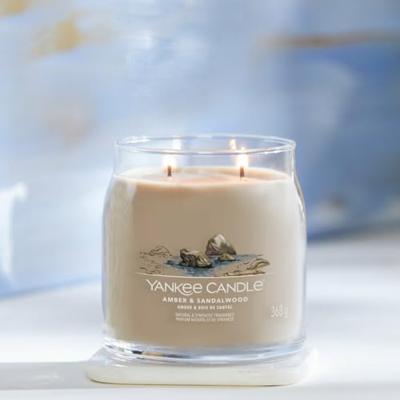 Yankee Candle Amber & sandalwood signature medium jar - thumbnail