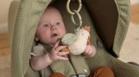 Little Dutch Farm Trilfiguur Kip - thumbnail