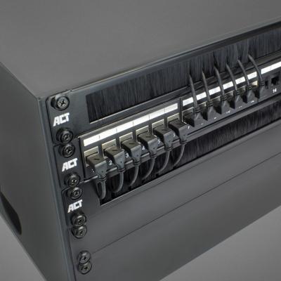 ACT DA5902 U/FTP CAT6A LSZH Slimline Patchkabel | RJ45 Connectoren 90° Haaks Beneden naar 90° Haaks Beneden | Zwart | 2 meter
