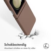 Accezz Liquid Silicone Backcover met MagSafe voor Samsung Galaxy Z Flip 5 Telefoonhoesje Bruin - thumbnail