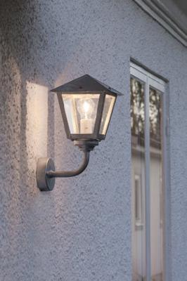 Wandlamp Benu met transparant glas opwaarts