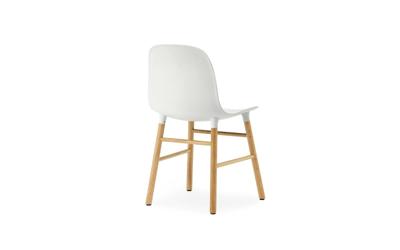 Normann Copenhagen Form eetkamerstoel White vierpoot eikenhout