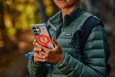 Urban Armor Gear Pathfinder Outdoor telefoonhoes Samsung Galaxy S25 Ultra Rood, Transparant Inductieve lading, Met polsband, Stootbestendig