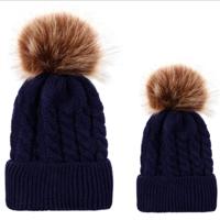 2 in 1 herfst en winter ouder-kind hoed instellen warme twist textuur gebreide muts met wol bal grootte: ouder-kind (marineblauw) - thumbnail