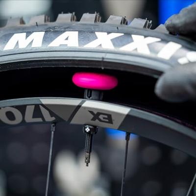 Muc-Off Wieldeel Tubeless Secure Tag Mount Muc-Off Wieldeel Tubeless Secure Tag Mount