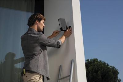Netatmo NOC01-EU Presence Slimme Buitencamera, Wifi, Ingebouwde Verlichting, Bewegingsdetectie, Nachtzicht, Zonder Abonnement, Zwart Aluminium, 5 x 11 x 20 Cm