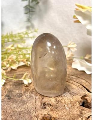 Bergkristal sculptuur 300 - 400 gram helder uniek Madagaskar