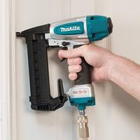 Makita AT638A 8 bar Nietmachine (Narrow Crown) in koffer - thumbnail