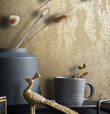 Noordwand TopChic 2023-2025; City Glow; The New Textures Book; City Romance Metallic goud behang met structuur - 34280