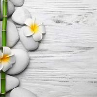 Fotobehang - Witte Planken met stenen en Bloemen, Spa, in 11 maten, inclusief behanglijm - thumbnail