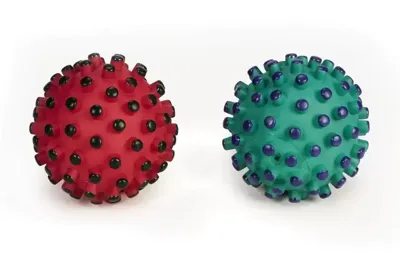 Beeztees Vinyl stekelbal 10cm Beeztees Vinyl stekelbal 10cm