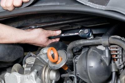 HAZET Omschakelratel · kort 916K · 1/2 inch (12,5 mm) vierkant massief · Lengte: 199 mm HAZET Omschakelratel · kort 916K · 1/2 inch (12,5 mm) vierkant massief · Lengte: 199 mm