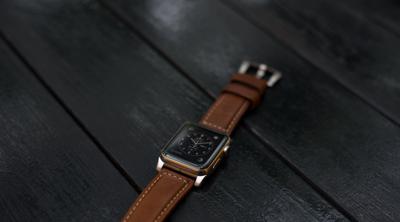 Nomad traditional leather strap Apple Watch 42mm / 44mm / 45mm / 49mm bruin / zilver