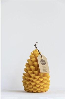 Bijenwaskaars in de vorm van een dennenappel - 1 kaars